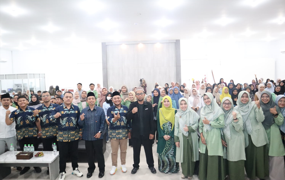 Fakultas Tarbiyah berkolaborasi dengan Fakultas Keguruan Ilmu Pendidikan UNUGIRI Gelar Seminar Nasional “Humanities in the Global Era” Bersama Akademisi Malaysia
